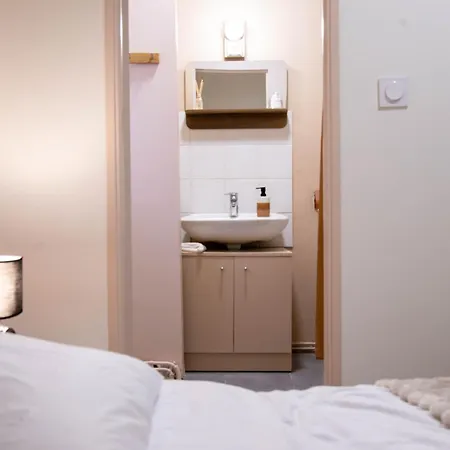 Le Jaude, T2 Rénové Centre I Wifi Confort Et Cosy *